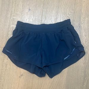 Lululemon Hotty Hot Shorts 2.5”